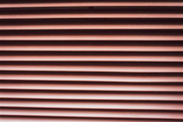 Lås fordelene vedradiatorskjuler lameller