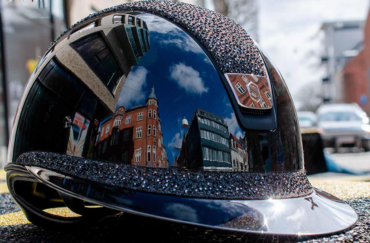 Vælg den helt rigtige ridehjelm første gang